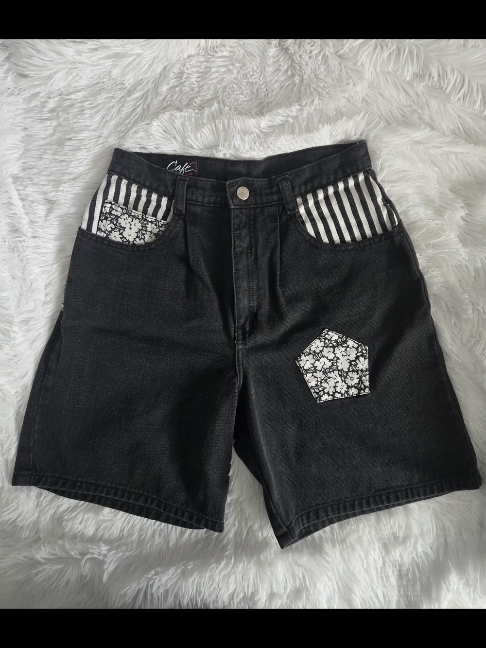 Vintage 90s High Waisted Patchwork Denim Mom Shorts - Size 9/10